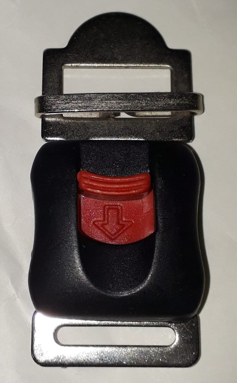 HEBILLA  O BROCHE DE CASCO